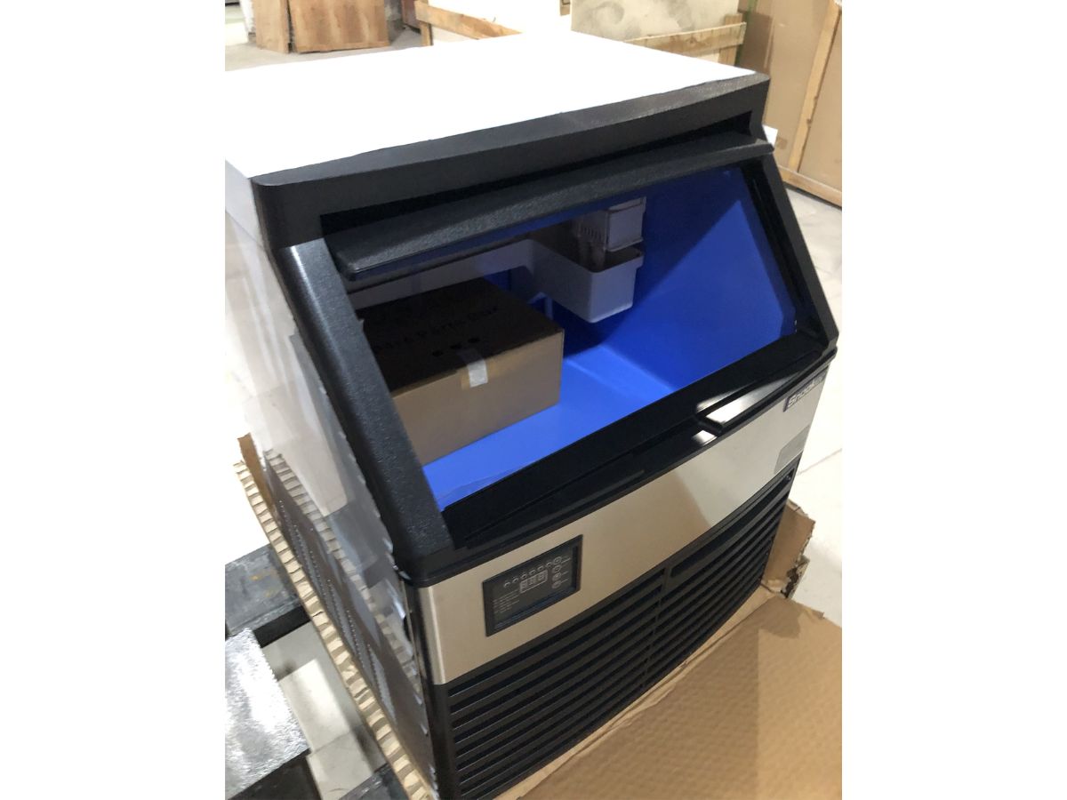 Vị trí lắp đặt đúng chuẩn giúp máy làm đá TurboGold TGI-160C hoạt động ổn định, kéo dài tuổi thọ và đảm bảo chất lượng đá